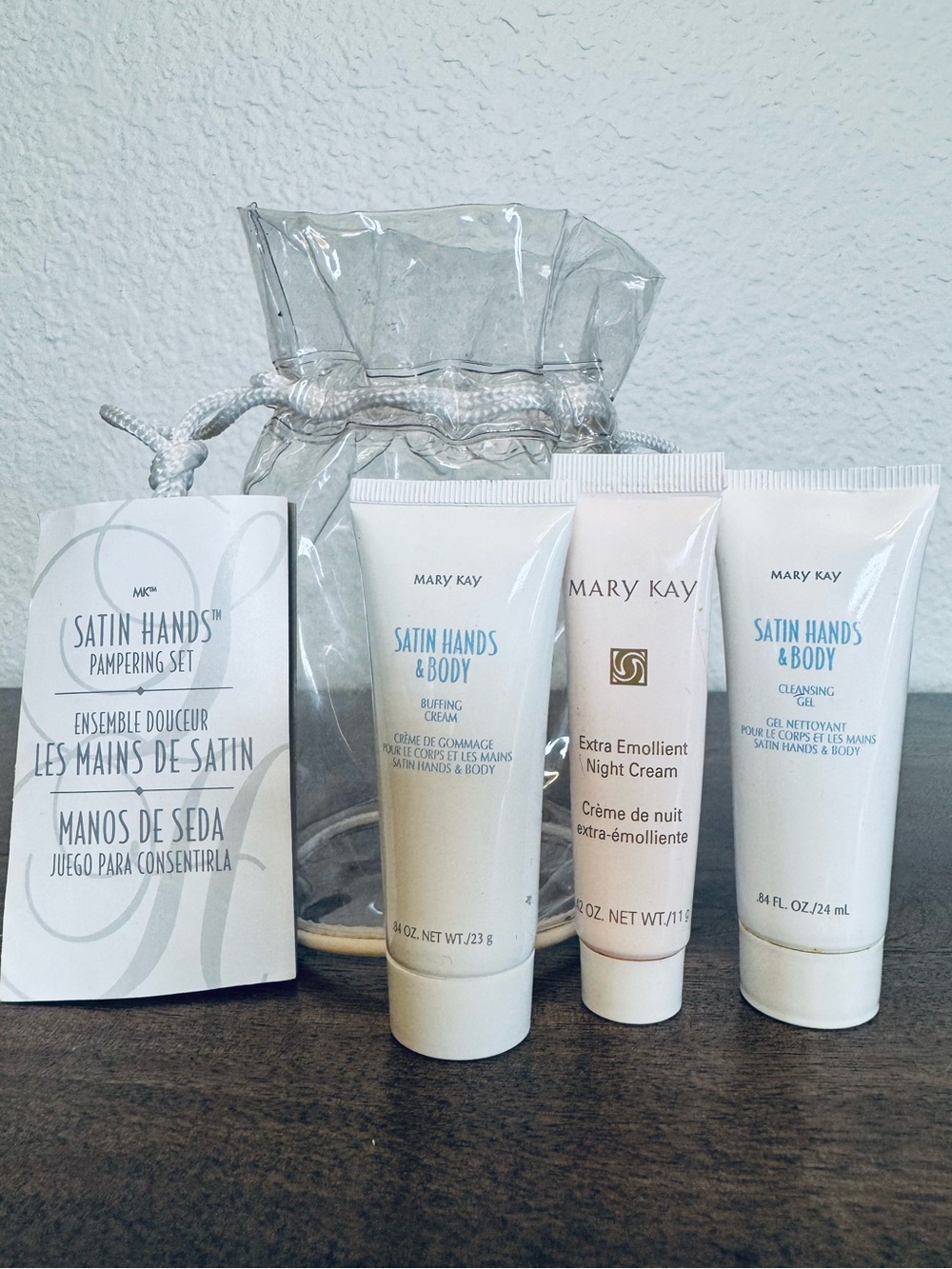Mary Kay Satin Hands Hand Care Trio Set in Bag